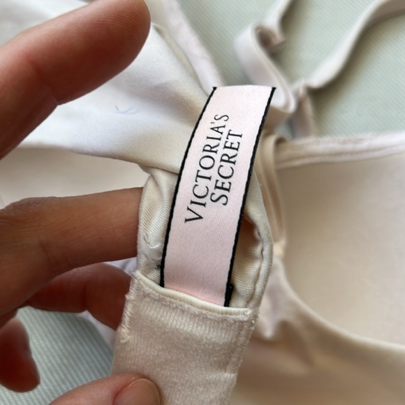 2 Victoria's Secret lined Demi bras  | Lightly lined | 34A - Picture 10 of 10